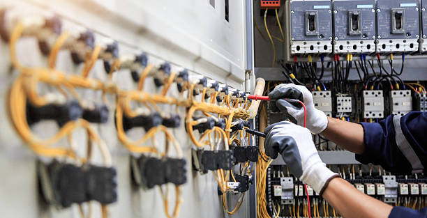 Professional Electrician technician working in Woodbury, NJ